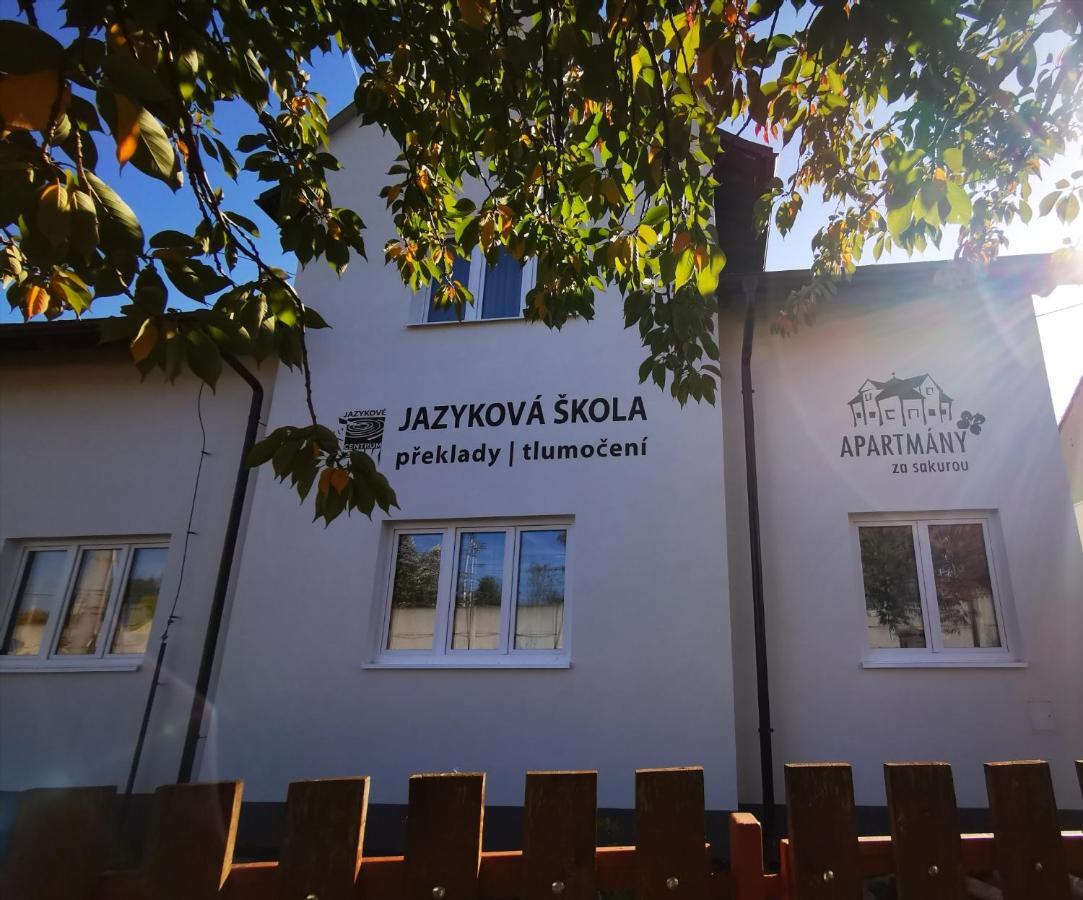 Apartmany Za Sakurou Hodonín Exterior foto